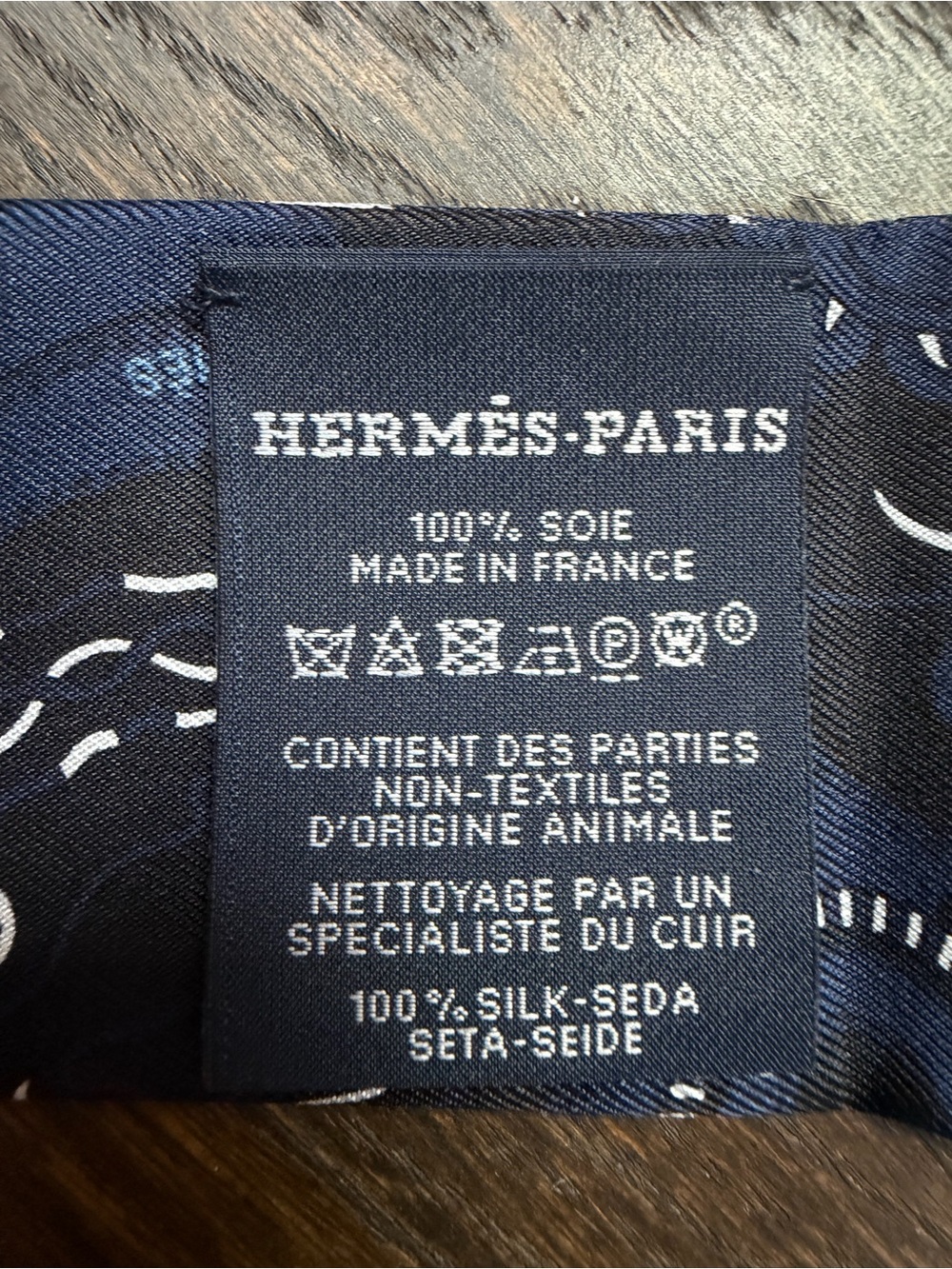Hermes Navy & White Silk Leather Fringe Twilly Scarf Festival Des Amazones - Picture 5 of 11